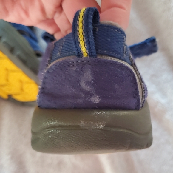 Keen Newport H2 Kids Blue and Yellow Outdoor Sandals with Closed-Toe Design - Picture 6 of 11